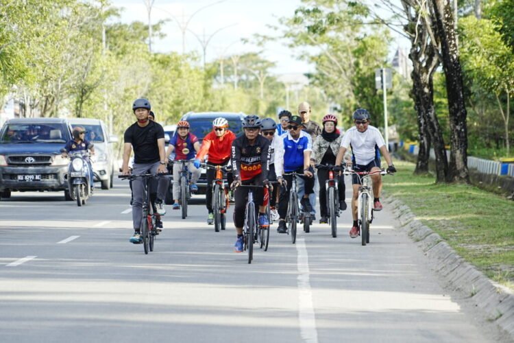 Gowes Bareng bersama Komunitas, Ajang Silaturahmi Gubernur Bersama Masyarakat di Tanjung Selor
