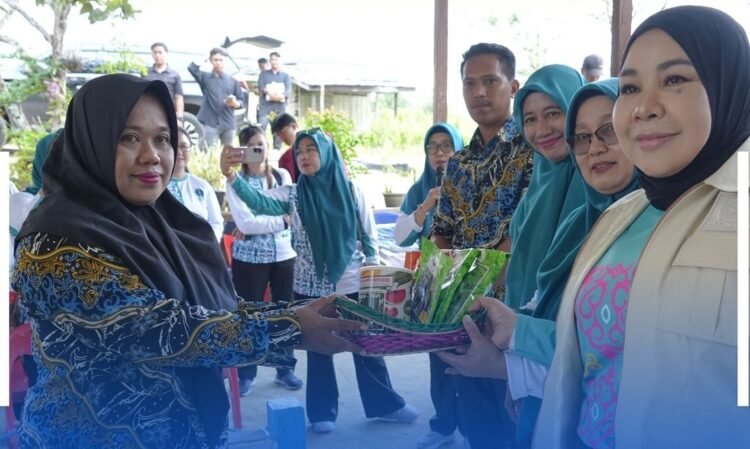 Serahkan Benih Lele dan Bibit Sayuran, PKK Kaltara Dukung Ketahanan Pangan