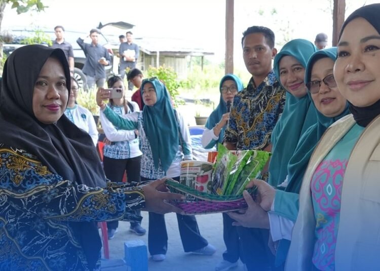 Serahkan Benih Lele dan Bibit Sayuran, PKK Kaltara Dukung Ketahanan Pangan