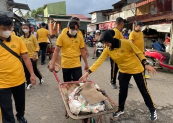 Polres Nunukan Gelar Kerja Bakti di Pasar Inhutani, Wujudkan Lingkungan Bersih dan Kondusif