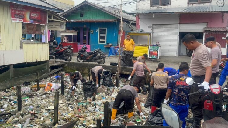 Sinergi Polisi dan Warga, Korve Polres Tarakan Wujudkan Lingkungan Bersih