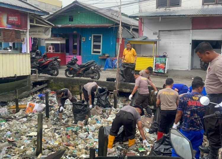 Sinergi Polisi dan Warga, Korve Polres Tarakan Wujudkan Lingkungan Bersih