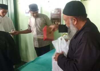 Antusias Jamaah Membludak, Jumat Berkah Masjid Darun Najah Bagikan 530 Nasi Kotak