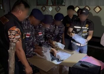 Sinergitas TNI AL dan Bea Cukai Nunukan Gagalkan Penyelundupan Barang Branded Asal Malaysia di Dermaga Yamaker