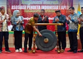 Pemukulan Gong Tandai Dibukanya Konferda API Kaltara, Tekankan Harmoni Lintas Umat