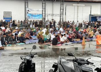 Salat Id di Tengah Hujan, Jamaah Muhammadiyah Tarakan Tunjukkan Keteguhan Iman