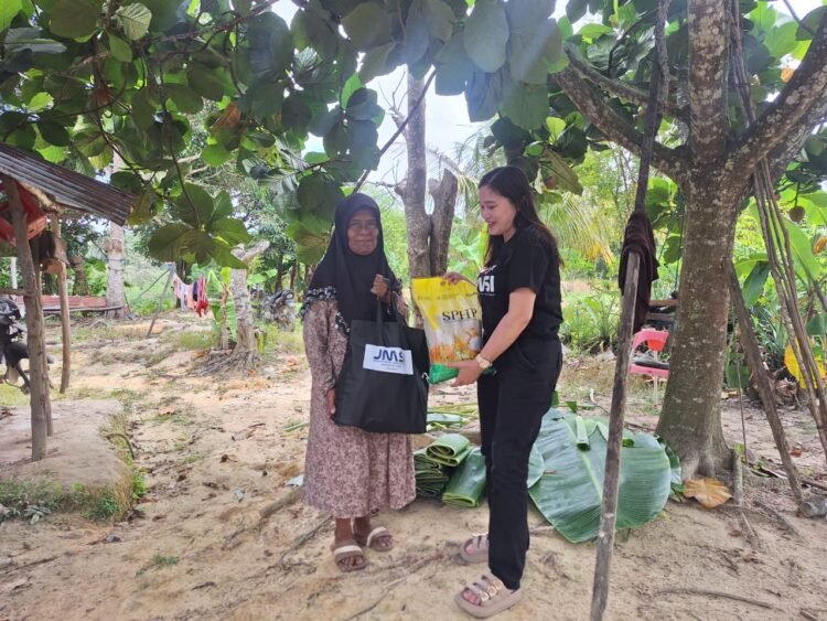 JMSI Berbagi, Sambangi Ibu Petani Sayur dan Penjual Daun Pisang di Nunukan Selatan