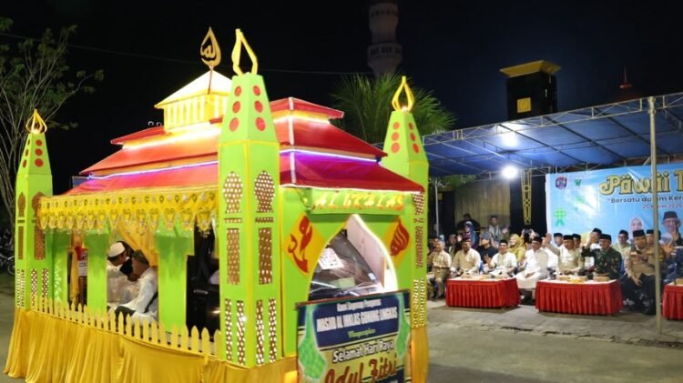 Pawai Takbir Tarakan Dipadati Warga, Kendaraan Hias Tampil Kreatif