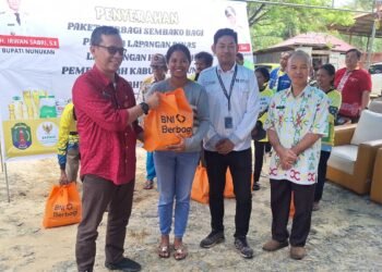 Pemkab Nunukan Serahkan 603 Paket Sembako Ramadan untuk Pekerja DLH