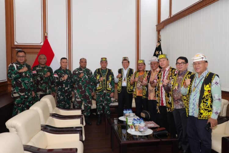 Ketua LADKKU Ingkong Ala Dorong Pemuda Dayak Kenyah Ikut Mengabdi ke TNI