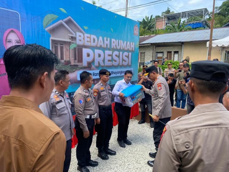 Polda Kaltara Salurkan Bedah Rumah Presisi dan Tali Asih untuk Korban Kebakaran di Tarakan