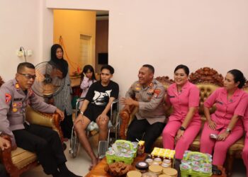 Peduli Anggota, Kapolres Nunukan Sambangi Personel yang Sakit