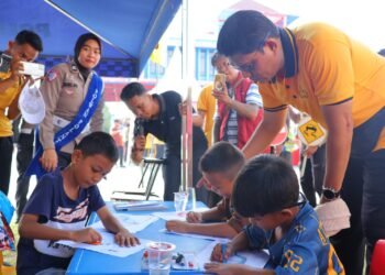 Ratusan Warga Semarakkan Hari Bhayangkara ke-80 Bersama Polda Kaltara di Tepian Sungai Kayan