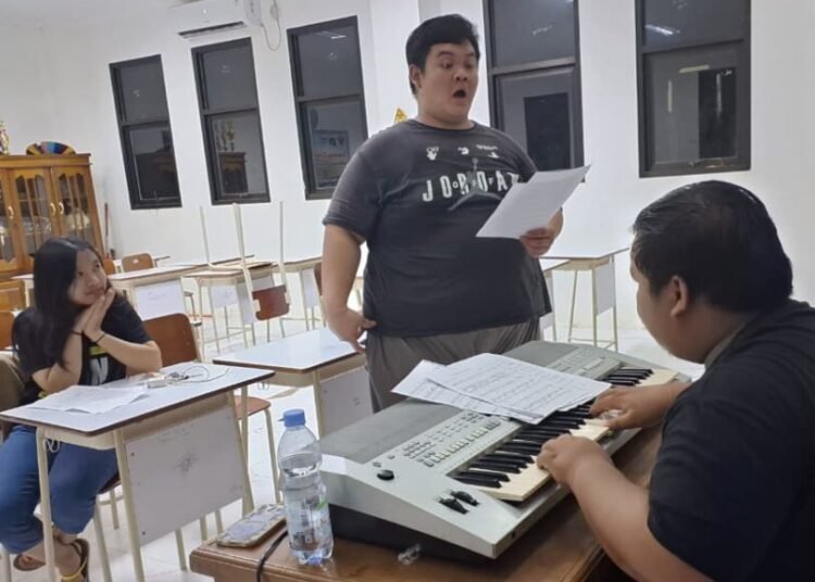 Latihan Tiga Pekan Berbuah Prestasi, Dua Penyanyi Solo Malinau Antar Kaltara Raih Emas dan Perak di Pesparawi Nasional