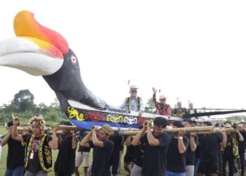 Gubernur Zainal Ajak Generasi Muda Lestarikan Budaya Dayak Kenyah Lewat Festival Temengang Iwan