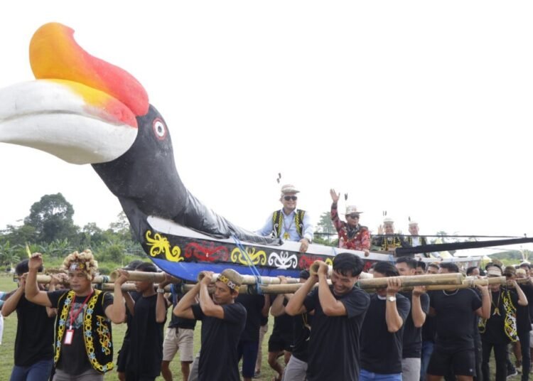 Gubernur Zainal Ajak Generasi Muda Lestarikan Budaya Dayak Kenyah Lewat Festival Temengang Iwan