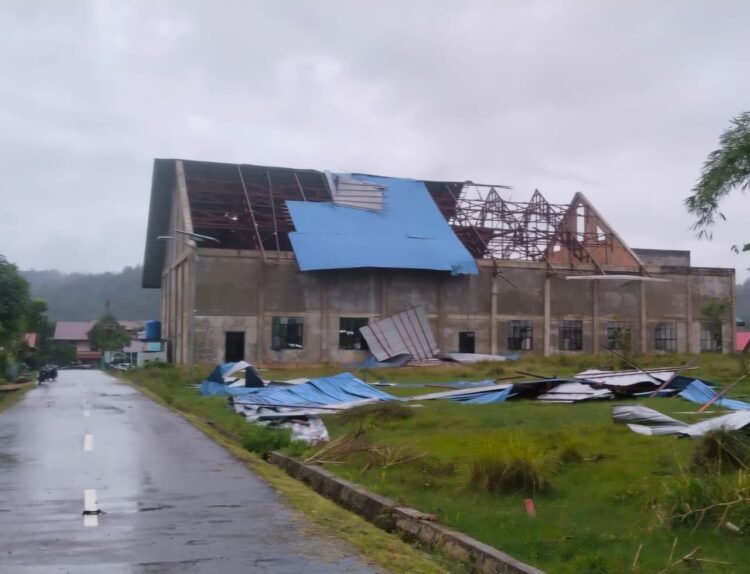Angin Ribut Hantam Krayan, Dua Gereja Rusak dan Warga Sempat Panik