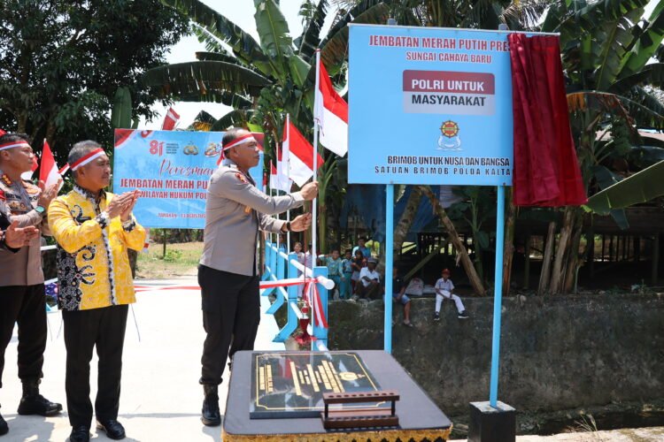 Kapolda Kaltara Resmikan Jembatan Merah Putih Presisi di Sungai Cahaya Baru