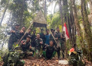 Menjaga Negeri, Merawat Alam, Satgas Pamtas dan BTNKM Perkuat Pengamanan Lumbis