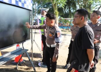 Dari Tepian Sungai Kayan, Polantas Ajak Warga Rayakan HUT ke-71 dengan Tertib Berlalu Lintas