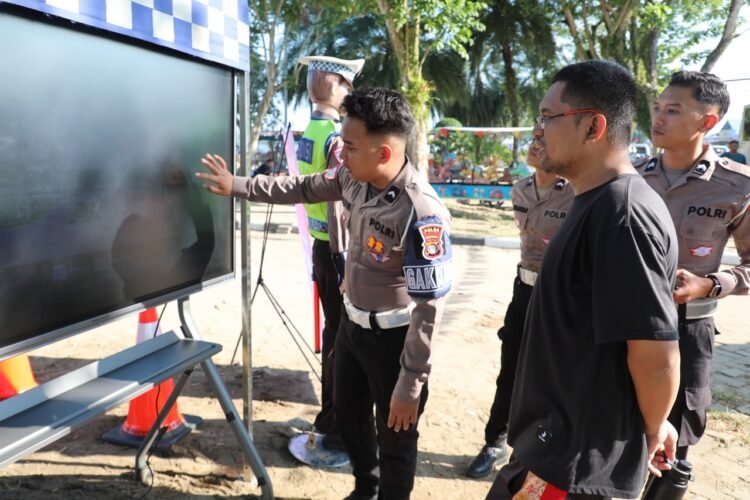 Dari Tepian Sungai Kayan, Polantas Ajak Warga Rayakan HUT ke-71 dengan Tertib Berlalu Lintas