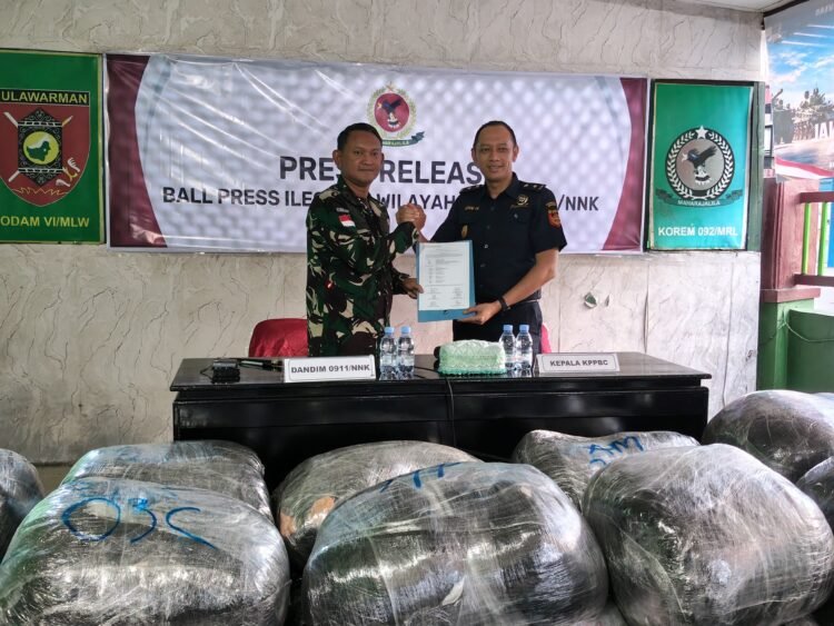 Kodim 0911/Nunukan Amankan 28 Koli Ballpress Diduga dari Malaysia
